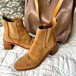 Dolce Vita Tan ankle booties so 8